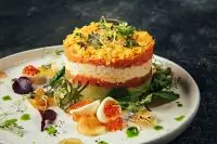 Салат «Мимоза» со шпинатом