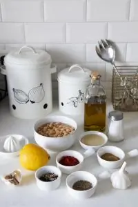 Острый хумус из консервированного нута