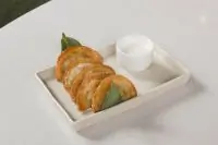 Мини-чебуреки с ягненком и карри