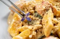 Ленивые вареники с картошкой и сливочным соусом с крабом