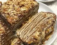 Торт «Наполеон» с шоколадным заварным кремом