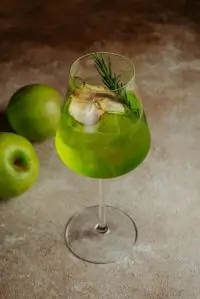 Коктейль Apple Spritz