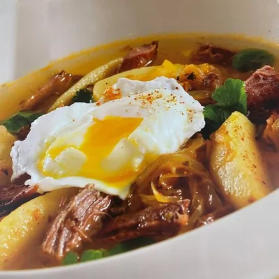 Ахиако: тушеная говядина с кориандром