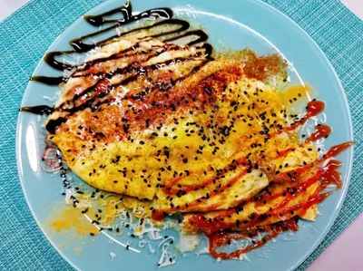 Пикантный скрэмбл с помидорами и сыром