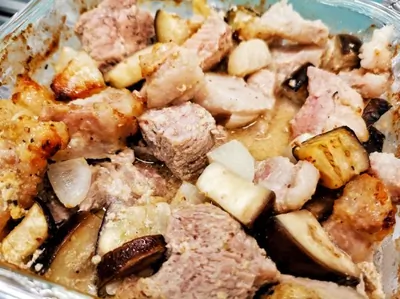 Рагу из свиных щек и баклажана