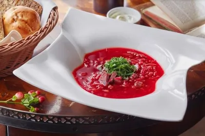 Классический борщ с томатами