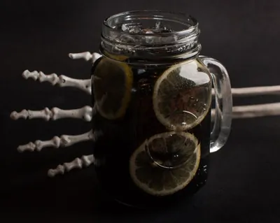 Черный лимонад