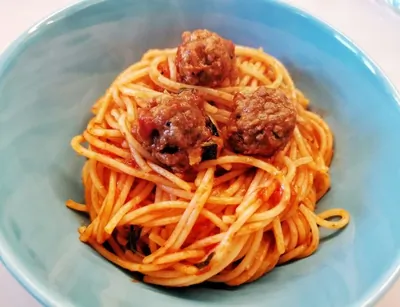 Паста с польпетте в томатном соусе
