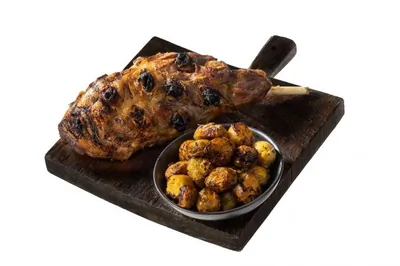 Баранина в духовке с черносливом по рецепту Джейми Оливера