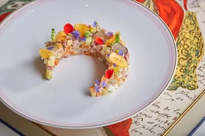 Оливье с языком и трюфелем