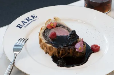 Говядина «Веллингтон» с тимьяном и розмарином