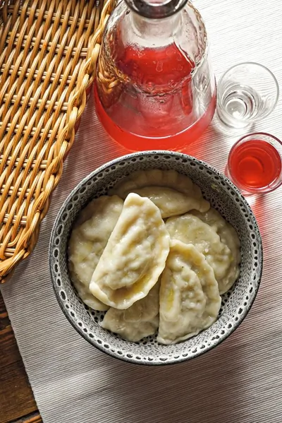 Вареники с картофелем, шампиньонами и вешенками