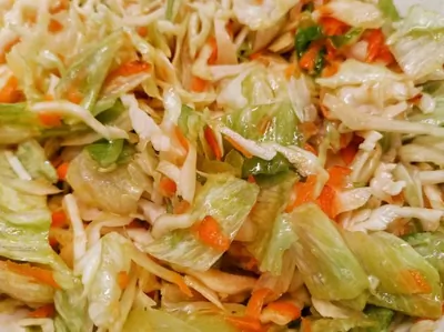 Салат айсберг с морковью и ароматным маслом