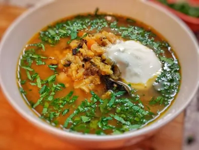 Суп с чечевицей и сушеными грибами