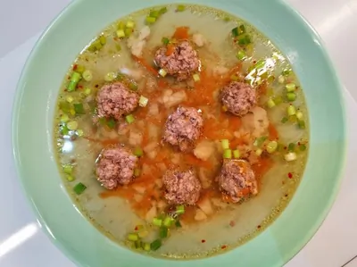 Фрикадельковый суп с цветной капустой