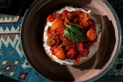 Марокканские блины с надуги и томатами