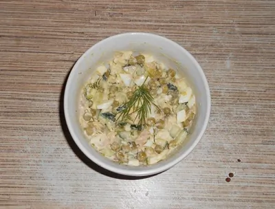 Салат с зеленым горохом и курицей