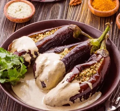 Сациви из баклажанов с добавлением грецких орехов