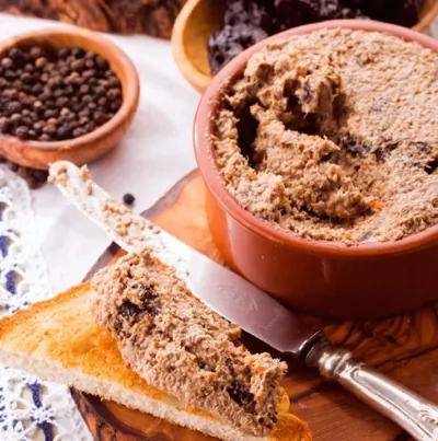 Печеночный паштет с черносливом