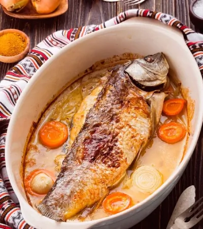 Карп, фаршированный целиком