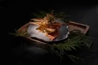 Персиковый мильфей с фундуком