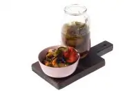 Салат из перца с чесноком