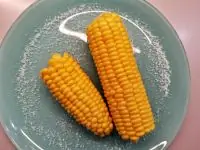 Нежная кукуруза, варенная в сливочном масле