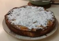 Шарлотка с нежной карамельной корочкой