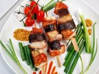 Шашлычки из свиных щек и вырезки