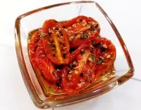 Вяленые в духовке помидоры черри с травами