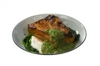 Стейк из тыквы со шпинатом и мягким сыром