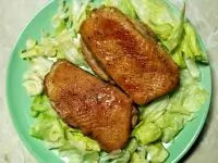 Утиное филе, обжаренное на сковороде