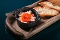 Рийет из лосося с икрой