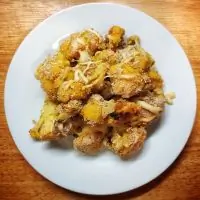 Цветная капуста, запеченная в духовке с сухарями и сыром