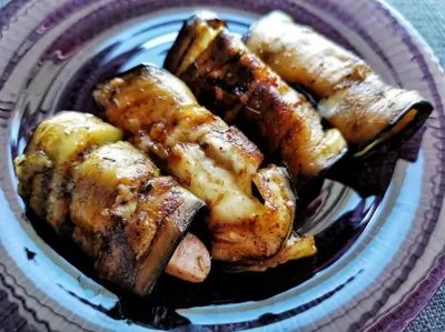 Рулетики из баклажана с сыром качотта