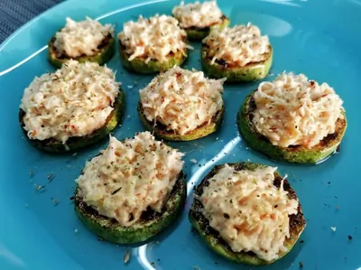 Кабачок на сковороде гриль с чесноком и сыром