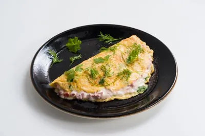 Омлет с микрозеленью и сыром