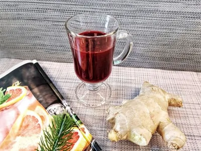 Имбирный ягодный морс с розовым перцем