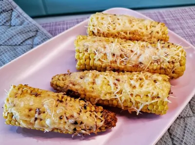 Сливочная пряная кукуруза, запеченная в фольге