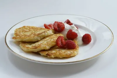 Кабачковые оладьи с творогом и грушей