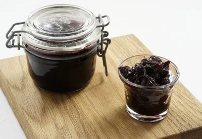 Варенье из черноплодной рябины и клюквы на яблочном соке