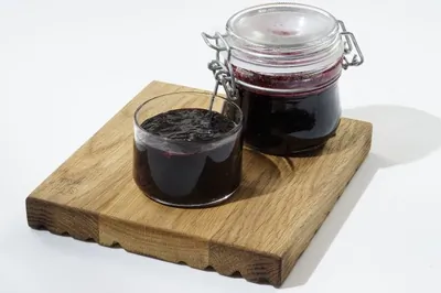 Джем из винограда и черноплодной рябины