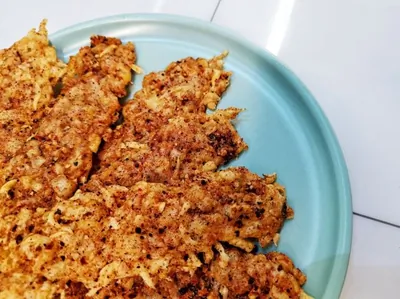 Хрустящие сырные кетоломтики