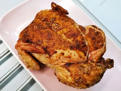 Цыпленок корнишон, запеченный на соли