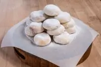 Греческое курабье с миндалем