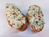 Соус-намазка из авокадо и перепелиных яиц