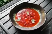 Гаспачо из клубники со страчателлой