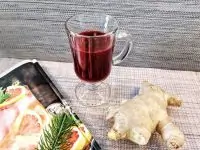 Имбирный ягодный морс с розовым перцем