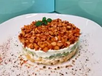 Салат из перепелиных яиц и лисичек