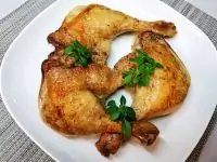 Чесночно-имбирные утиные ножки на сковороде